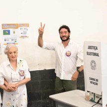 Eleições em BH: Gabriel Azevedo vota confiante que vai para 2° turno - Leandro Couri / E.M / D.A Press