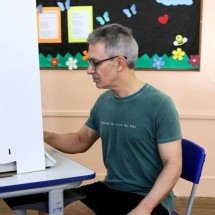 Zema vota em Araxá e exalta prefeitos que atuaram durante a pandemia - Gil Leonardi / Secom MG / Divulgação