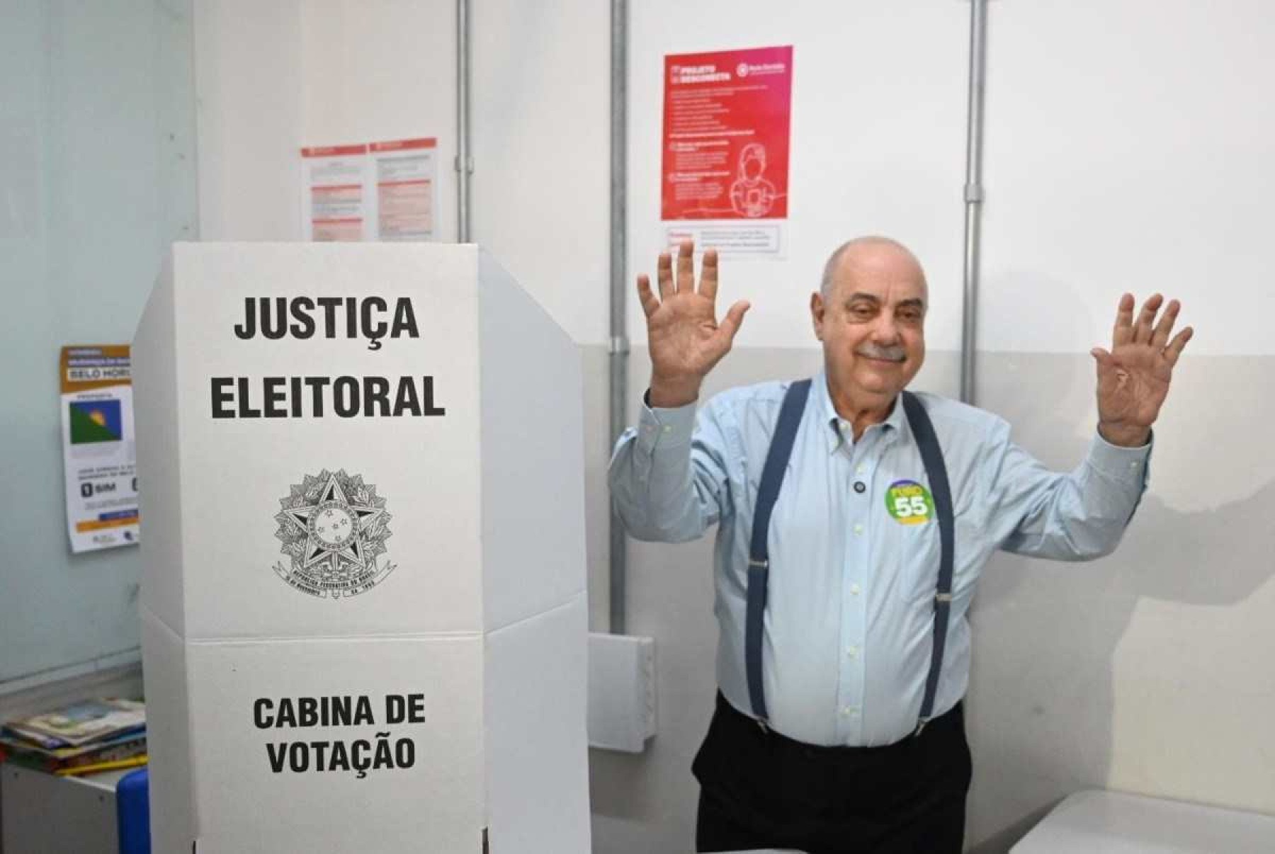 Fuad destaca obras como prefeito ao votar neste domingo