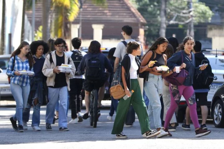 Ubes defende passe livre para estudantes inscritos no Enem
 -  (crédito: Tânia Rêgo/Agência Brasil)