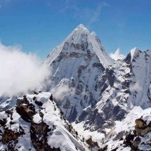 Alpinistas são resgatadas após três noites sem comida - Frame do vídeo: The Himalayas from 20,000 ft.