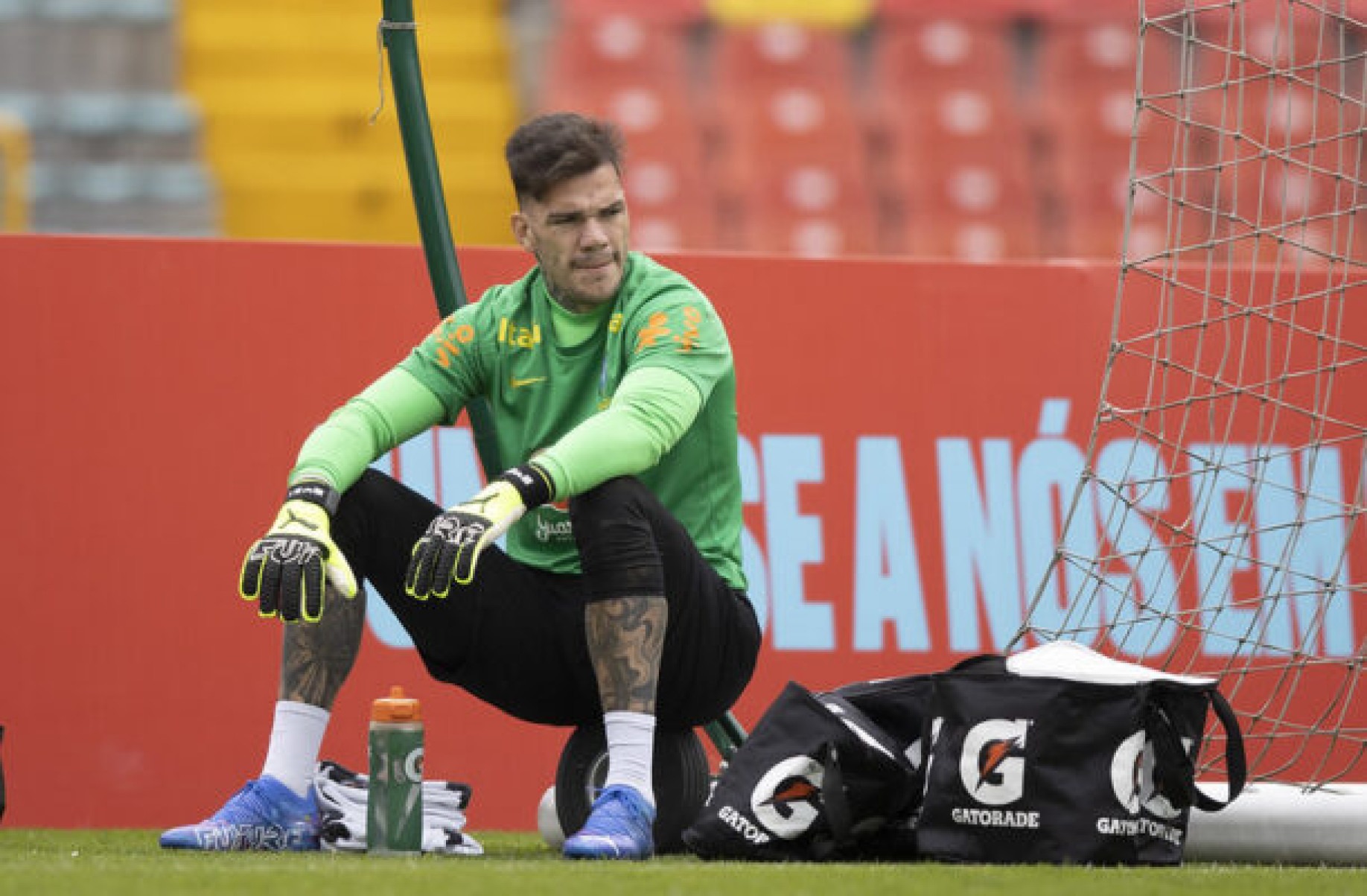 Ederson mira titularidade da Seleção Brasileira: ‘Me preparar bem’