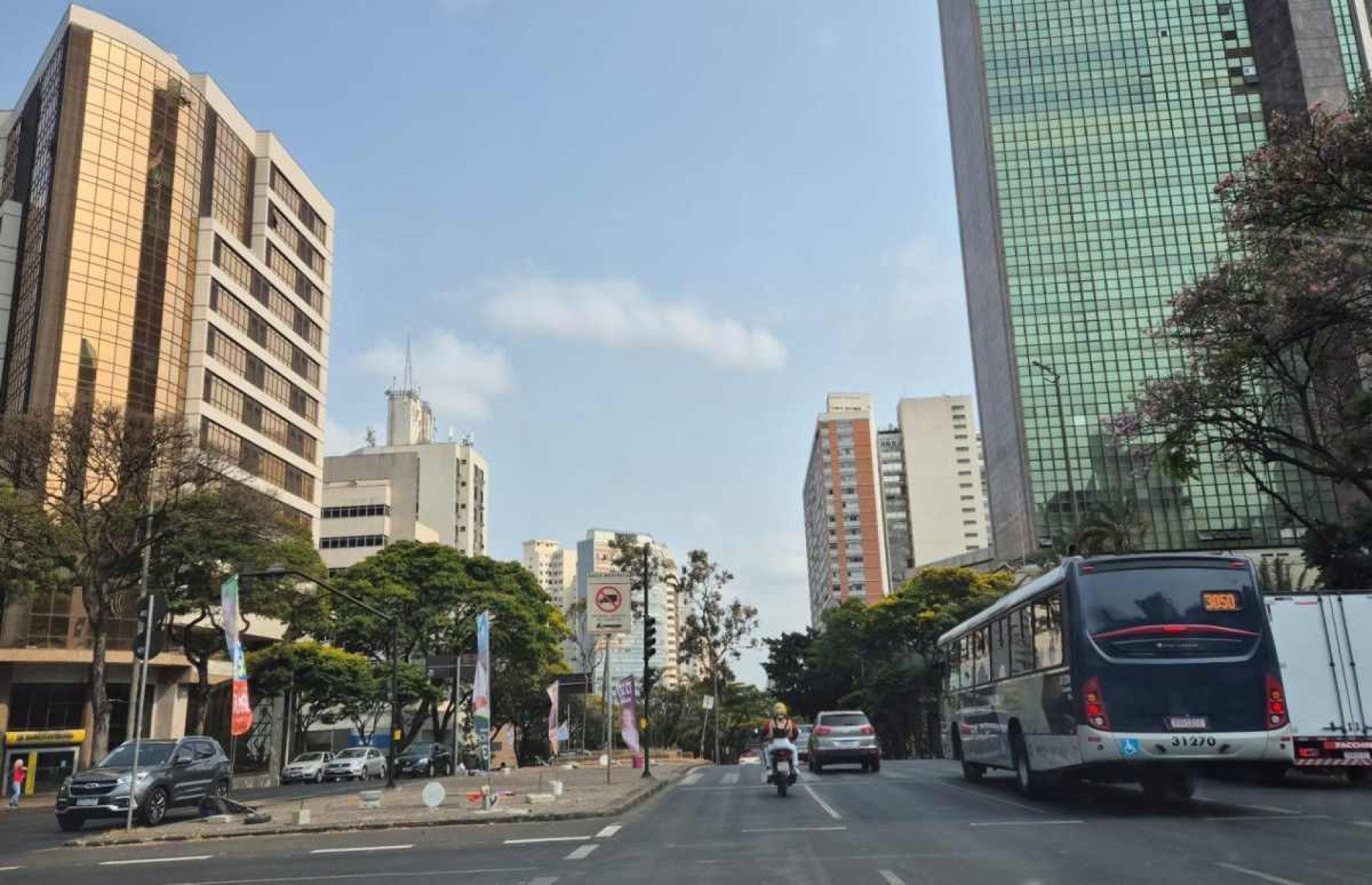 Recorde de calor, chuva e granizo: veja a previsão para a semana em BH