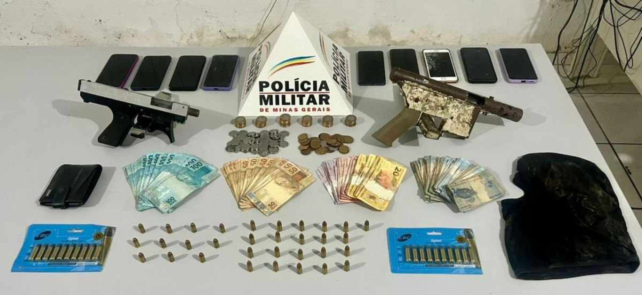Troca de tiros entre policiais e suspeitos de roubo termina com um morto