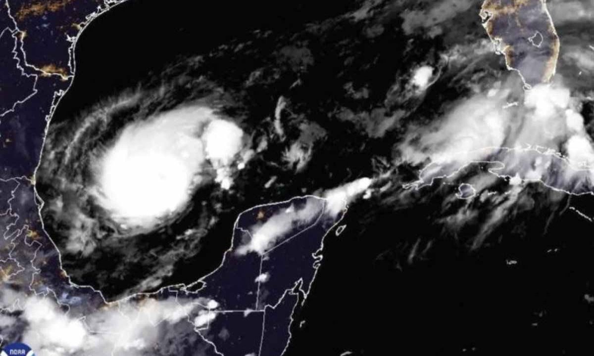 Imagem de satélite mostra aproximação do furacão Milton do estado da Flórida, nos Estados Unidos -  (crédito: NOAA/AP pic)