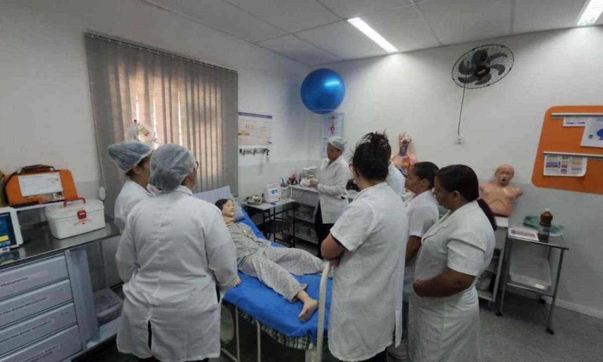Entre os cursos de qualificação credenciados estão Agente Comunitário de Saúde, Cervejaria e Panificação -  (crédito: SEE MG / Divulgação)