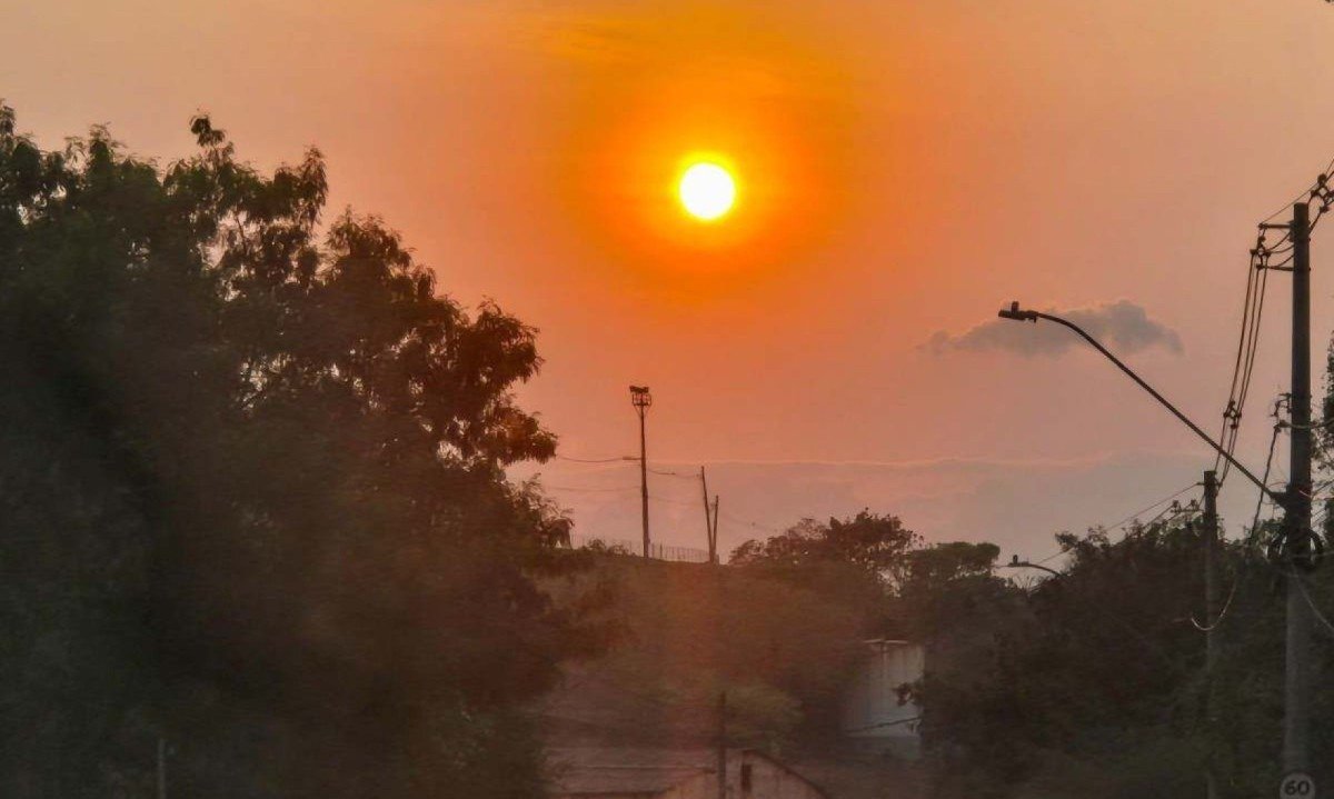 BH teve o segundo dia mais quente do ano nesta quarta, mas sequer ficou entre as 30 cidades mais quentes do estado -  (crédito: Jair Amaral/EM/D.A Press. Brasil. Belo Horizonte - MG.)