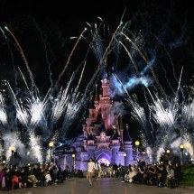 Disney fecha portões do parque por causa do furacão Milton - JULIEN DE ROSA / AFP