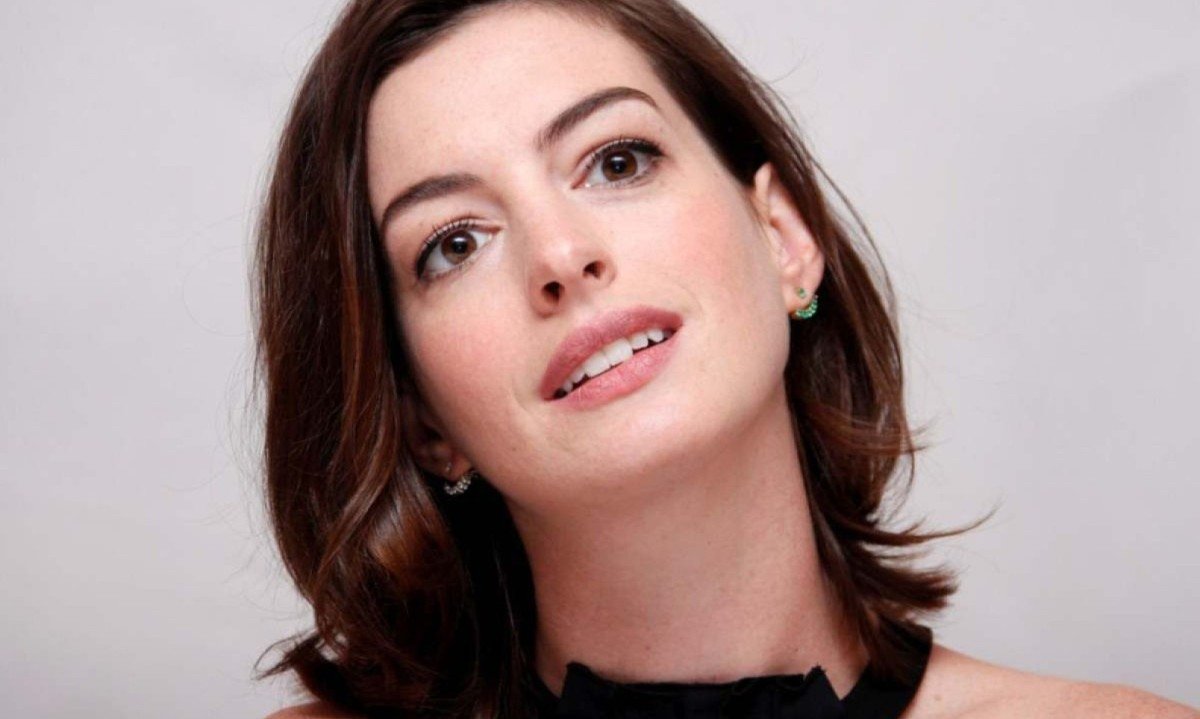 Anne Hathaway e um pedido de desculpas 12 anos depois -  (crédito: GoodFon)