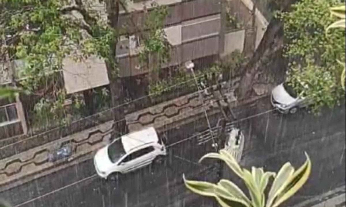 Chuva de granizo no Bairro Santo Agostinho -  (crédito: Benny Cohen)