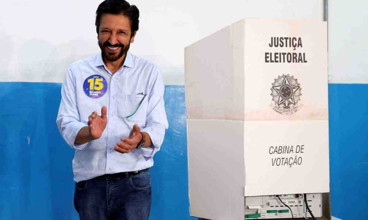 Candidato à reeleição em São Paulo, o prefeito Ricardo Nunes aparece à frente nas pequisas de segundo turno - (crédito: Nilton Fukuda/AFP) Candidato à reeleição em São Paulo, o prefeito Ricardo Nunes aparece à frente nas pequisas de segundo turno - (crédito: Nilton Fukuda/AFP)