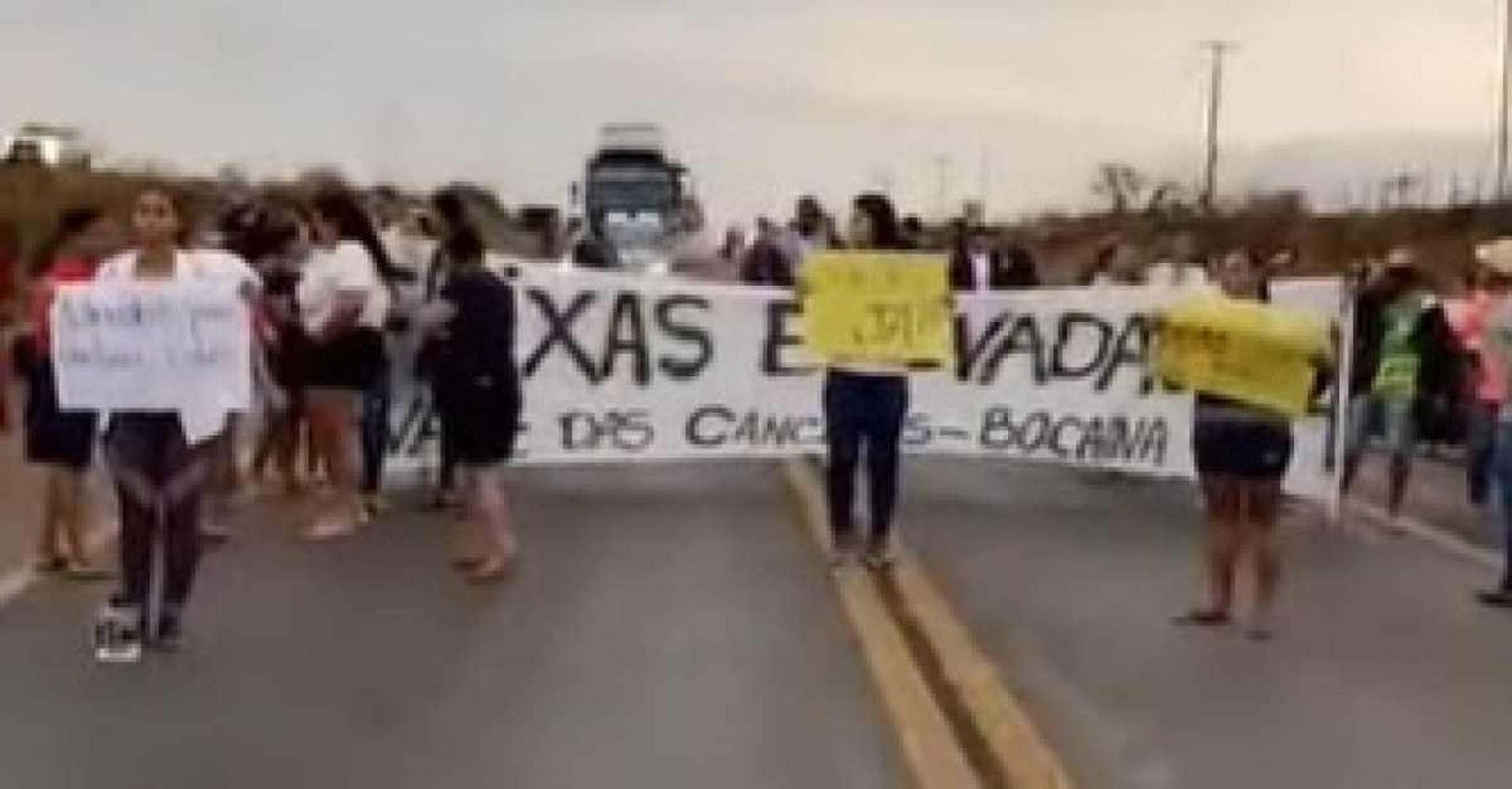 Manifestação contra acidentes fecha BR-251