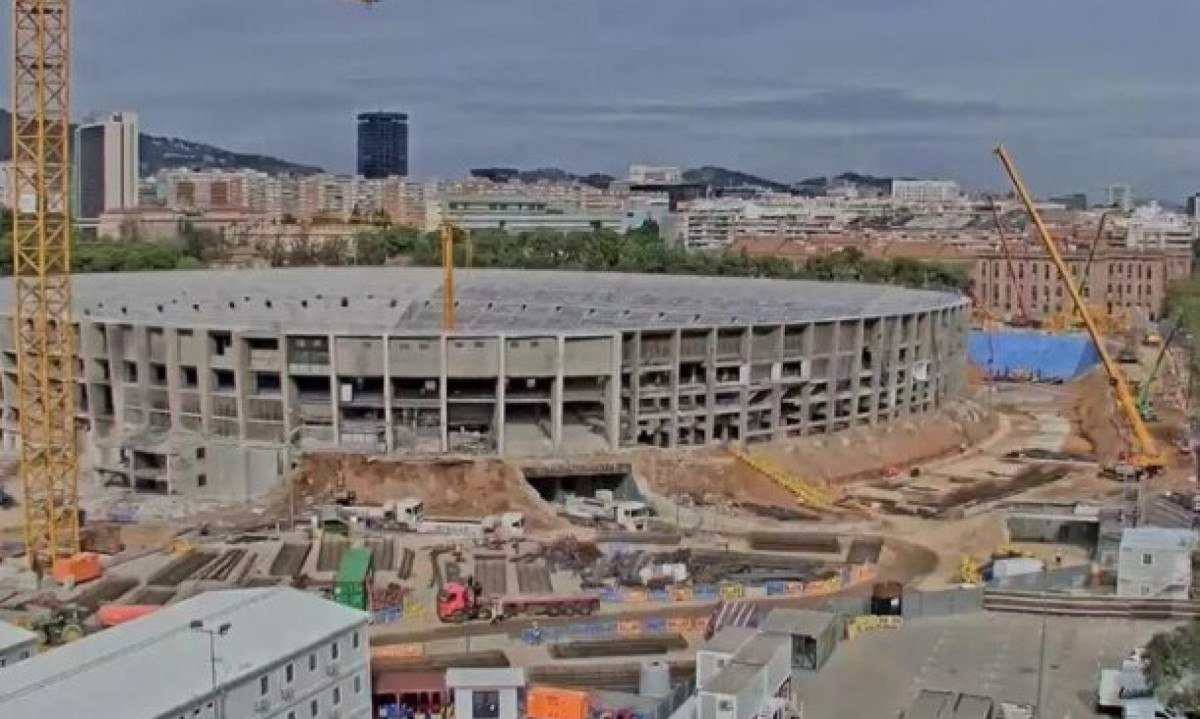 Pessoas ficam feridas após briga entre trabalhadores no estádio do Barcelona -  (crédito: No Ataque Internacional)