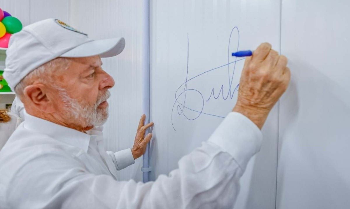 Presidente Luiz Inácio Lula da Silva disse que partido tem dificuldades em adaptar discurso a um mundo com menos carteiras assinadas -  (crédito: Ricardo Stuckert / PR)