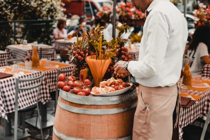 Quem resiste? Gastronomia italiana lidera ranking mundial de sabor e aroma - Josh Hild Unsplash