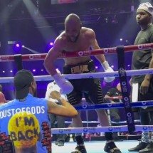 Neymar é atração em luta de boxe e festeja vitória de pugilista britânico - No Ataque Internacional