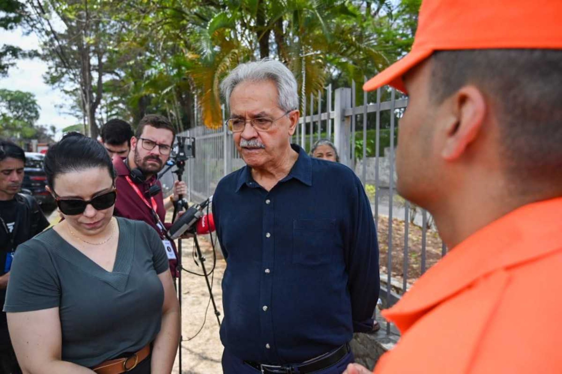 Nilmário Miranda, assessor especial do Ministério dos Direitos Humanos e da Cidadania, representou o presidente Lula no velório