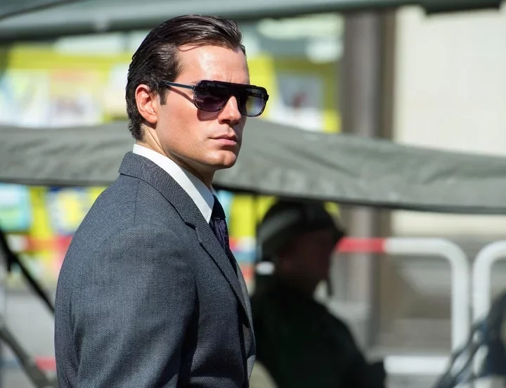 Fumaceira: Cineasta revela que Henry Cavill passou mal com tantos charutos do seu personagem - divulgação Warner Bros.