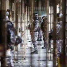 Homem mata companheiro de cela por roubo de droga e chama a polícia - Redes sociais
