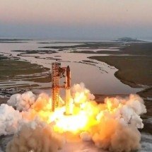 Acoplagem perfeita: Space X entra para a história com manobra inédita de foguete - Reprodução TV Globo