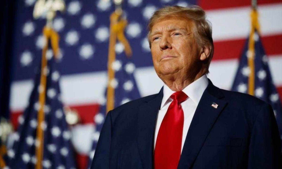 Trump trava uma disputa acirrada com Kamala -  (crédito: Getty Images)