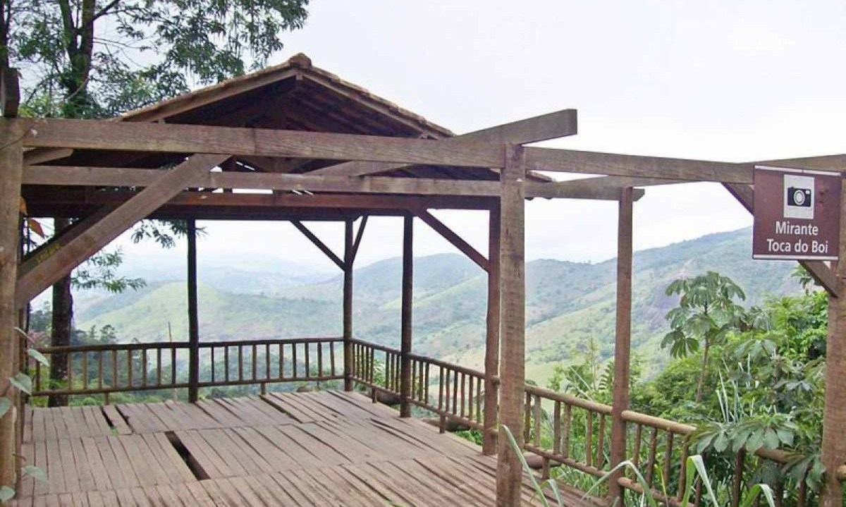 O corpo foi encontrado próximo a Serra dos Cocais, em Coronel Fabriciano -  (crédito: Reprodução / Wikimedia Commons)