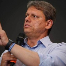 SP: Tarcísio e prefeitos pedem intervenção na Enel após reunião com TCU
