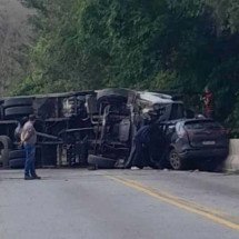 BR-040: Acidente entre caminhão e carro causa interdição em Juiz de Fora - Divulgação/CBMMG