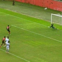 Vitória celebra o quarto gol contra o Vasco no Brasileirão de Aspirantes -  (crédito: Foto: Reprodução / TV Vitória)