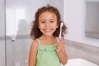 Leite materno causa cárie? 8 mitos e verdades sobre saúde bucal infantil