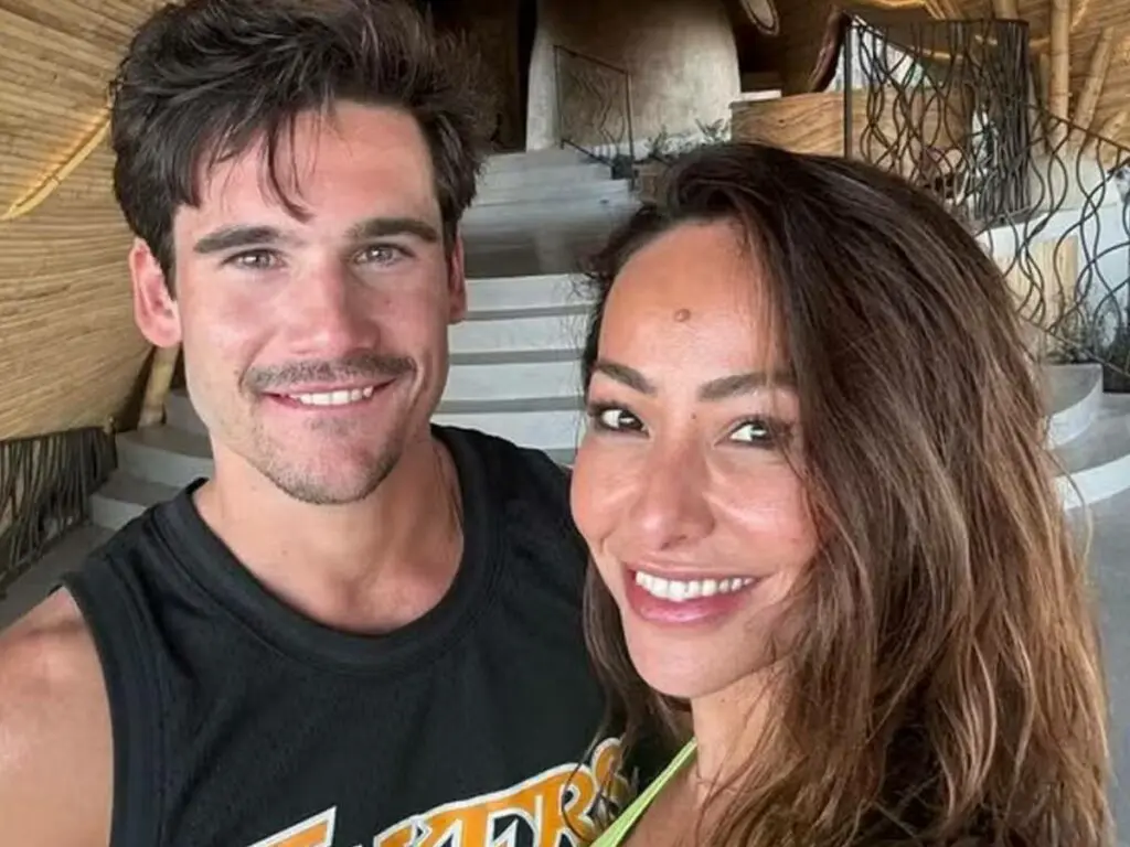 Sabrina Sato e Nicolas Prattes anunciam gravidez