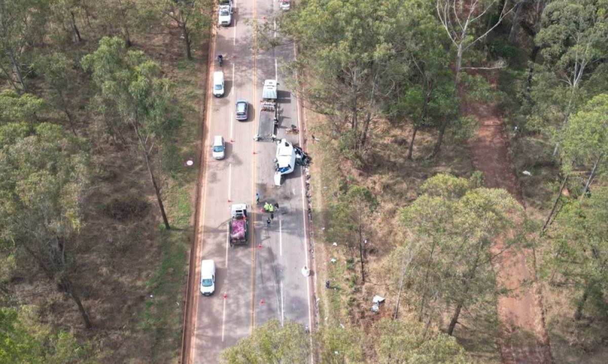 A batida foi na altura do quilômetro 564, em Nova Lima

