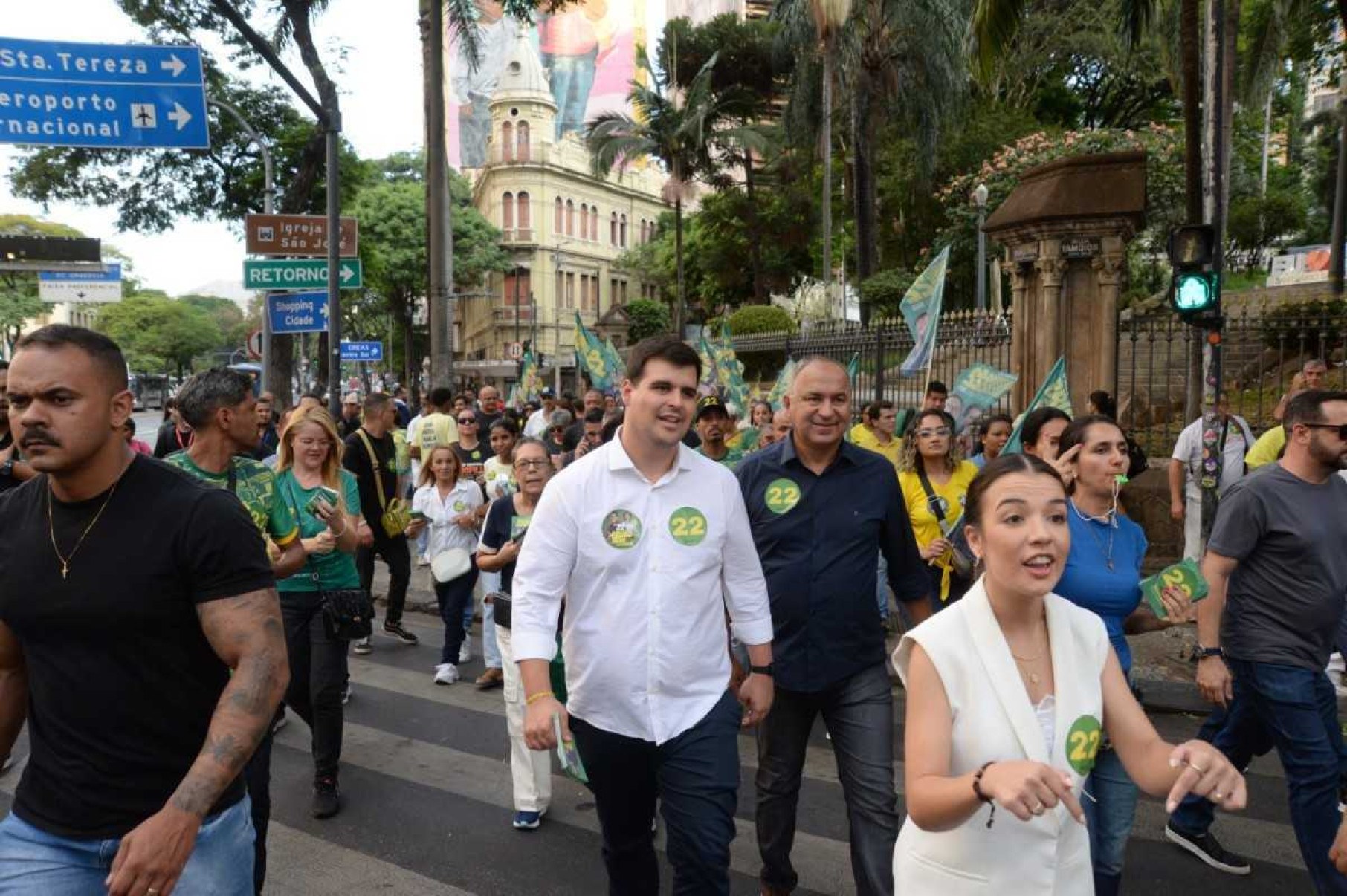 Engler promete acabar com as calçadas de pedras portuguesas em BH