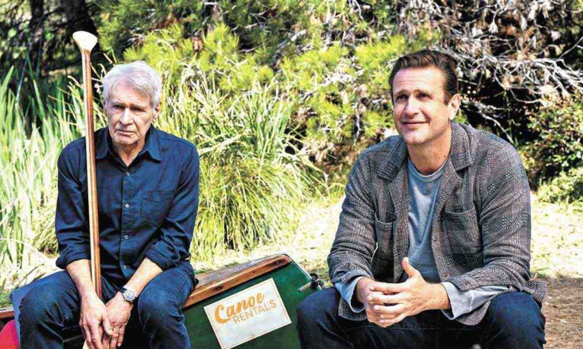 Harrison Ford é o supervisor do terapeuta heterodoxo vivido por Jason Segel na série da Apple  -  (crédito: AppleTV+/divulgação)