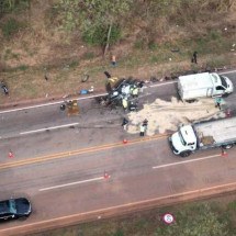 Ladrão de ônibus provocou acidente de propósito na BR-040 - @estev4m