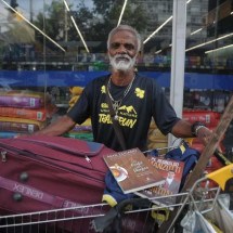 Vaquinha no Edifício JK ajuda 'carioca' a voltar para casa - Alexandre Guzasnhe/EM/D.A Press