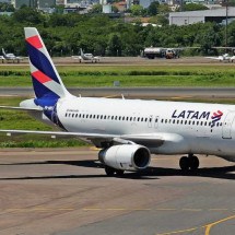 Avião retorna ao aeroporto após colidir com pássaros em Uberlândia - Rafael Luiz Canossa/Wikimedia Commons