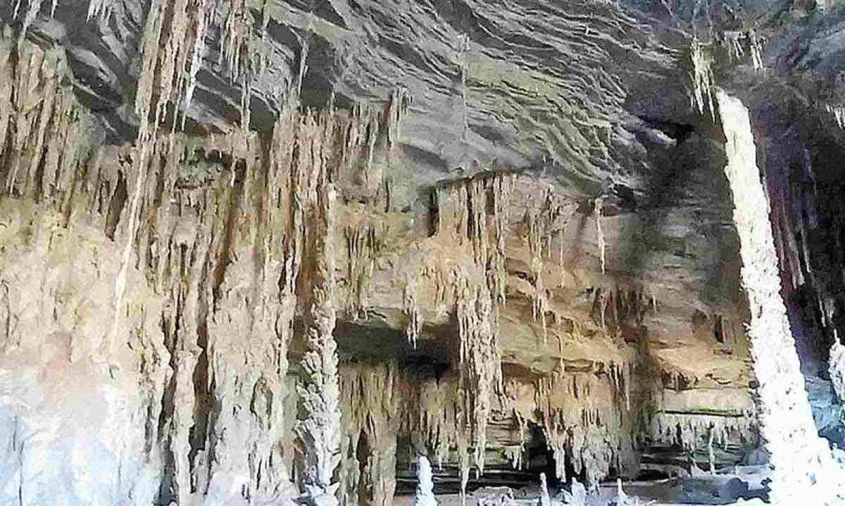 Gruta do Carlúcio