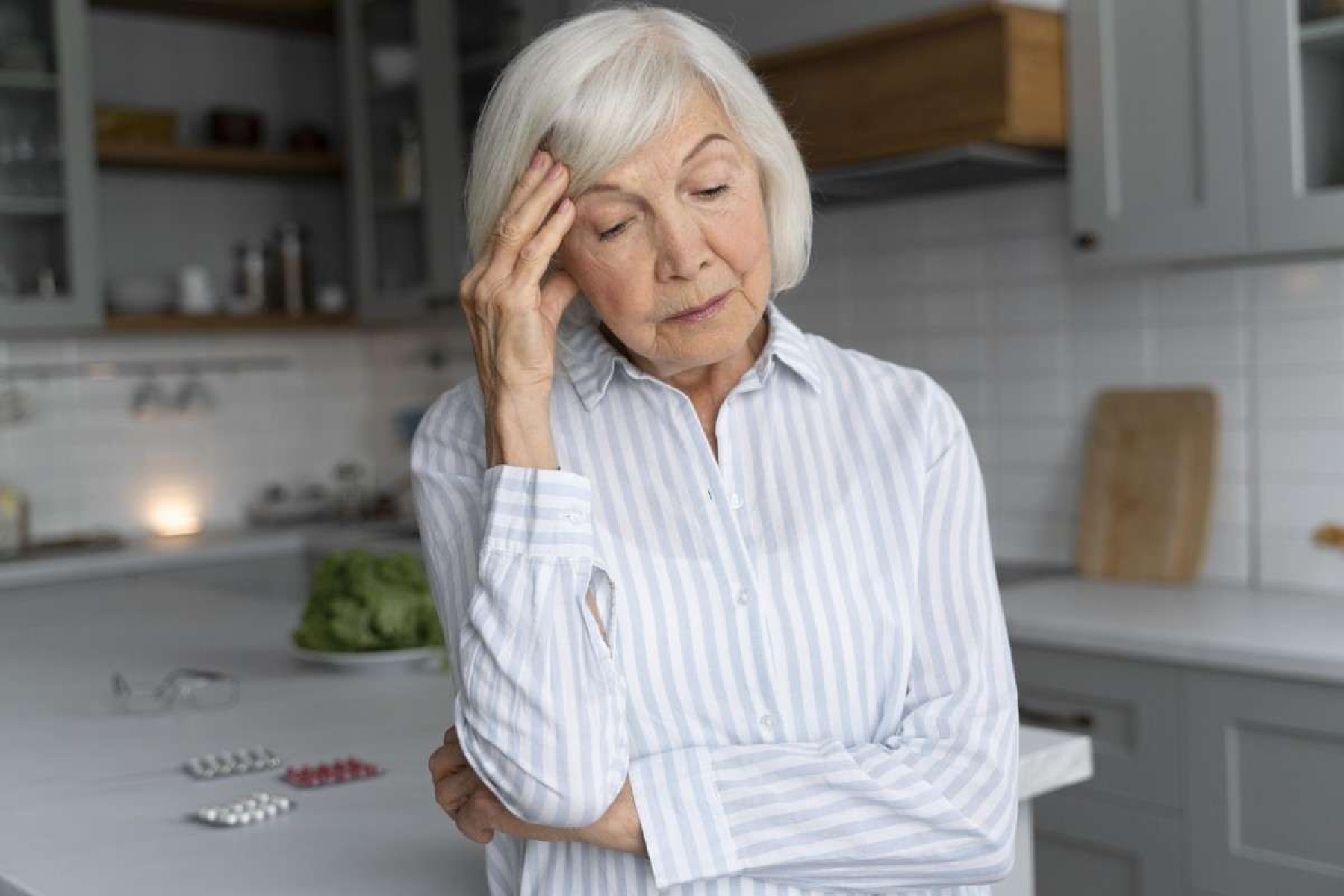 Mulher enfrenta problemas de memória por Alzheimer; imagem meramente ilustrativa -  (crédito: Freepik)