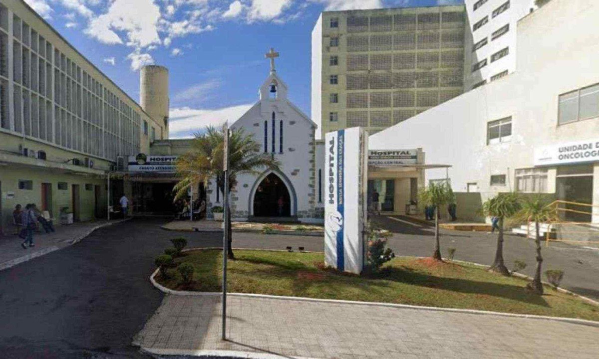 Jovem deu entrada no Hospital Nossa Senhora das Graças, em Sete Lagoas, na madrugada deste sábado (19) e morreu horas depois -  (crédito: Google Street View)