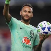 Neymar se emociona ao anunciar retorno aos gramados: &#8216;Não volto meia-boca&#8217; - No Ataque Internacional