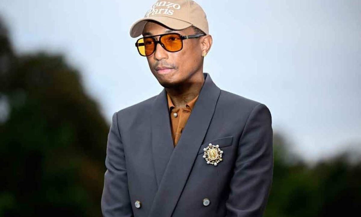 O rapper e designer Pharrell Williams será anfitrião no Met Gala 2025 e deverá vestir muitos convidados, com a grife Louis Vuitton -  (crédito: JULIEN DE ROSA / AFP)