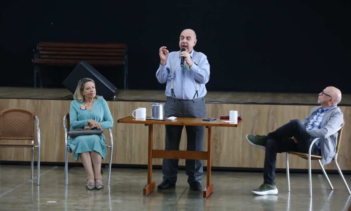 Fuad participou de um encontro com lideranças religiosas na Associação de Pastores da Igreja Batista Getsêmani, no Bairro Dona Clara, Região da Pampulha -  (crédito: Junia Garrido/Campanha Fuad Noman)