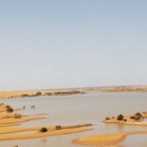 Chuva intensa forma lagoas em pleno Deserto do Saara - Reprodução de vídeo G1