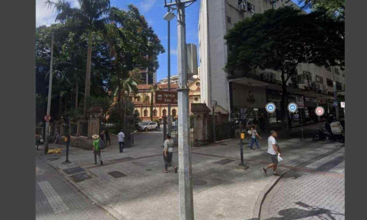 Um dos banheiros públicos será na Rua Rio de Janeiro   -  (crédito: Google Street View)