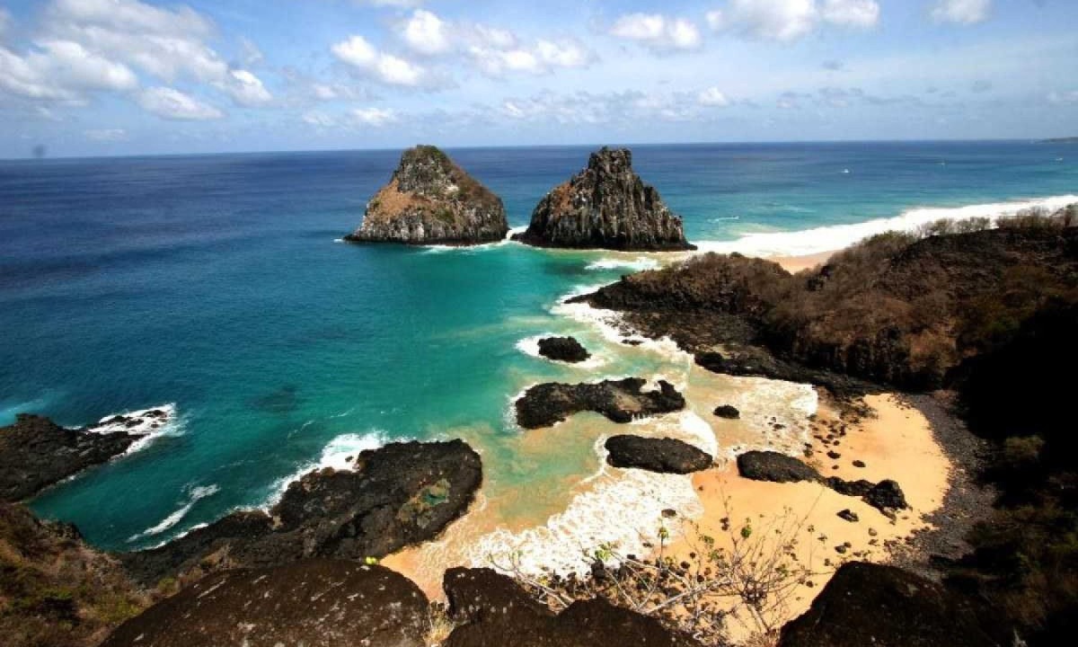 Projeto ‘Noronha Plástico Zero’, em Fernando de Noronha (PE), visa eliminar o plástico descartável e promover a conscientização ambiental na ilha -  (crédito: Antonio Melcop/Divulgação)