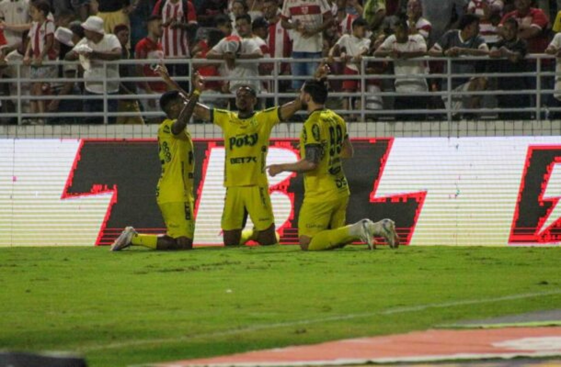 Com gol no fim, Mirassol bate o CRB fora de casa