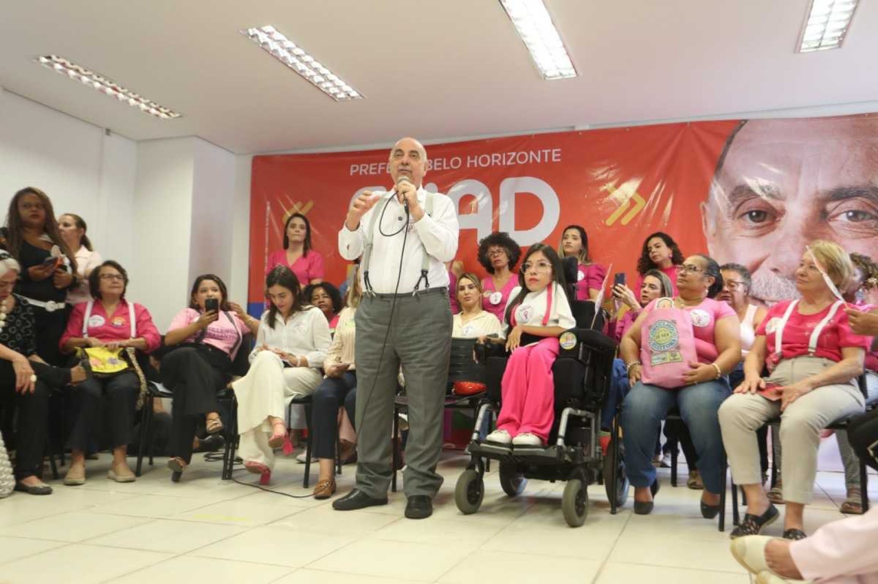 Fuad em agenda com mulheres: ‘não podemos escolher profissionais pelo sexo’