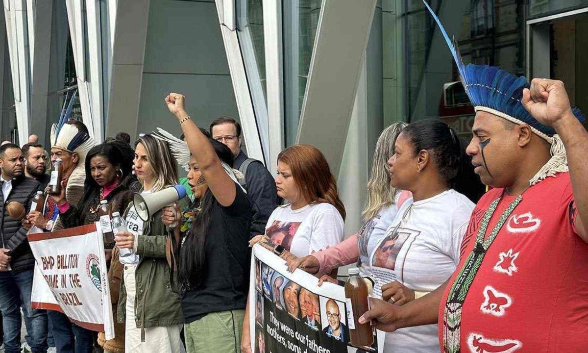 Atingidos protestam contra rompimento e atitudes da BHP em se eximir de responsabilidade pela catástrofe