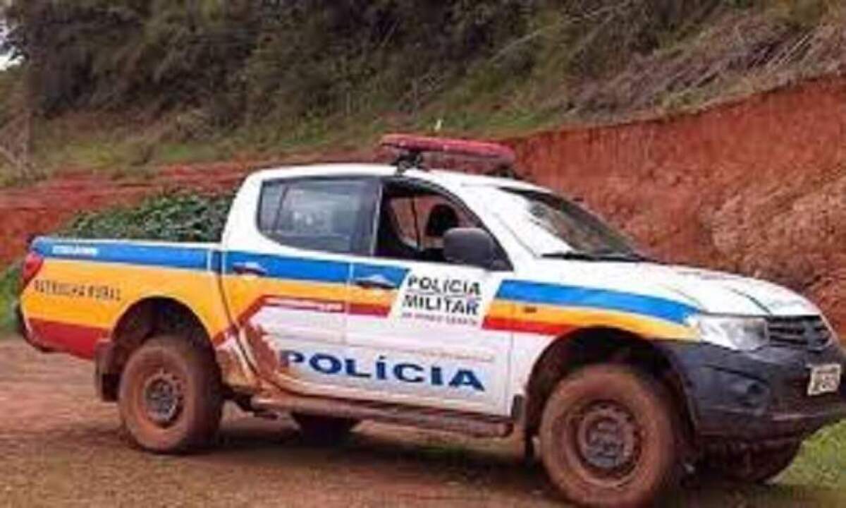 Corpo de homem é encontrado semicarbonizado dentro de barracão